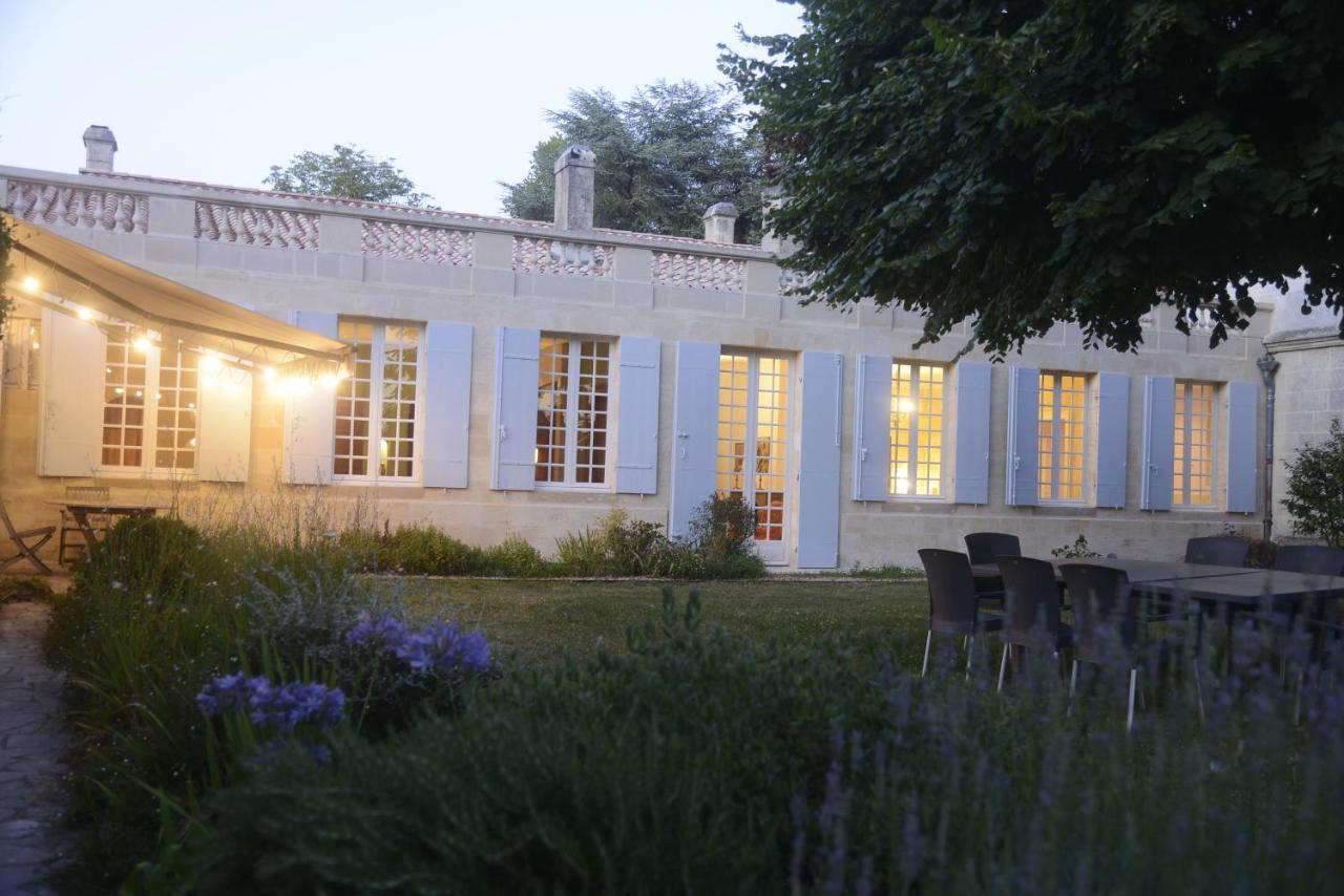 Chateau Rosemont: Family Estate with Pool & Tennis in Médoc Labarde Exterior photo
