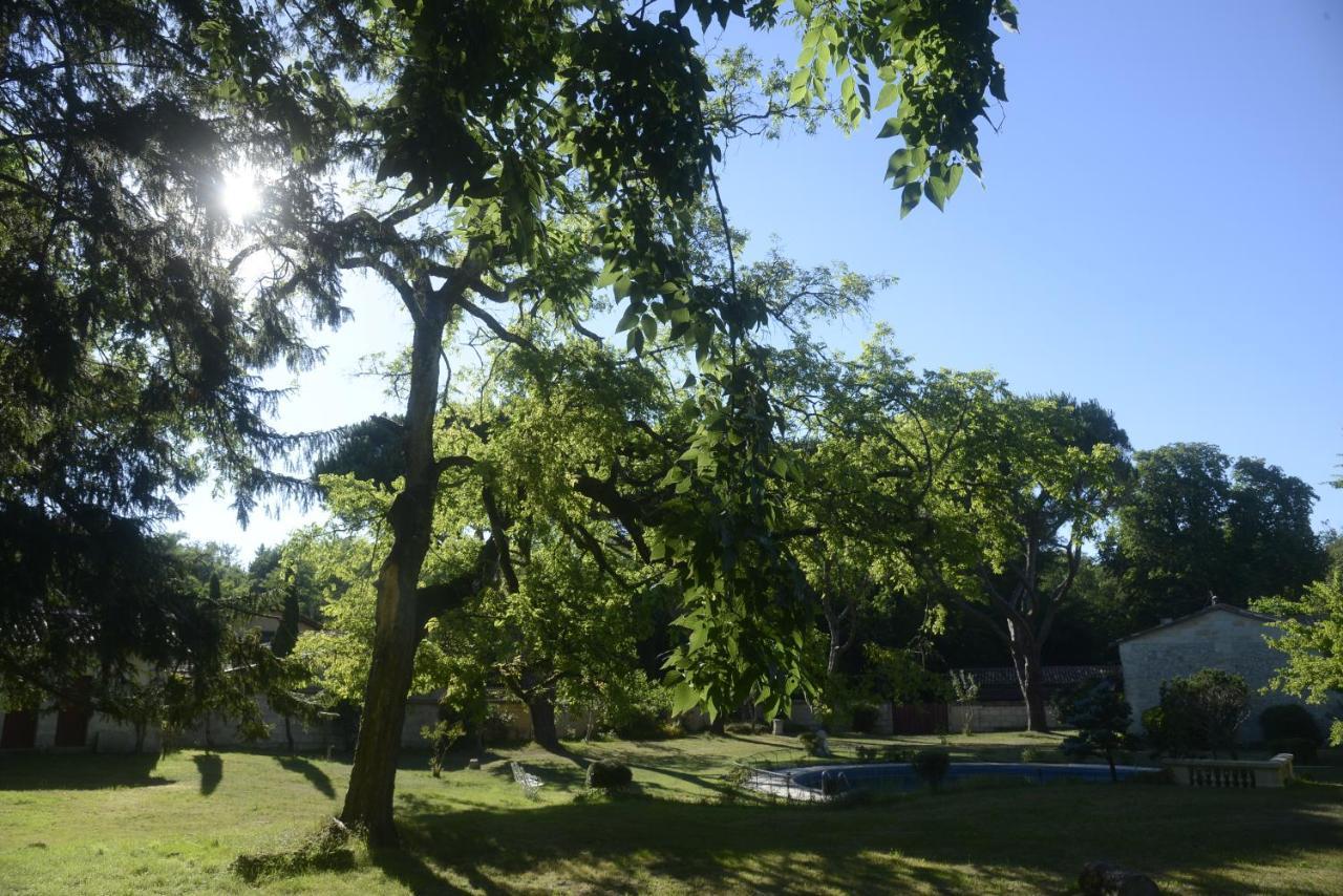 Chateau Rosemont: Family Estate with Pool & Tennis in Médoc Labarde Exterior photo